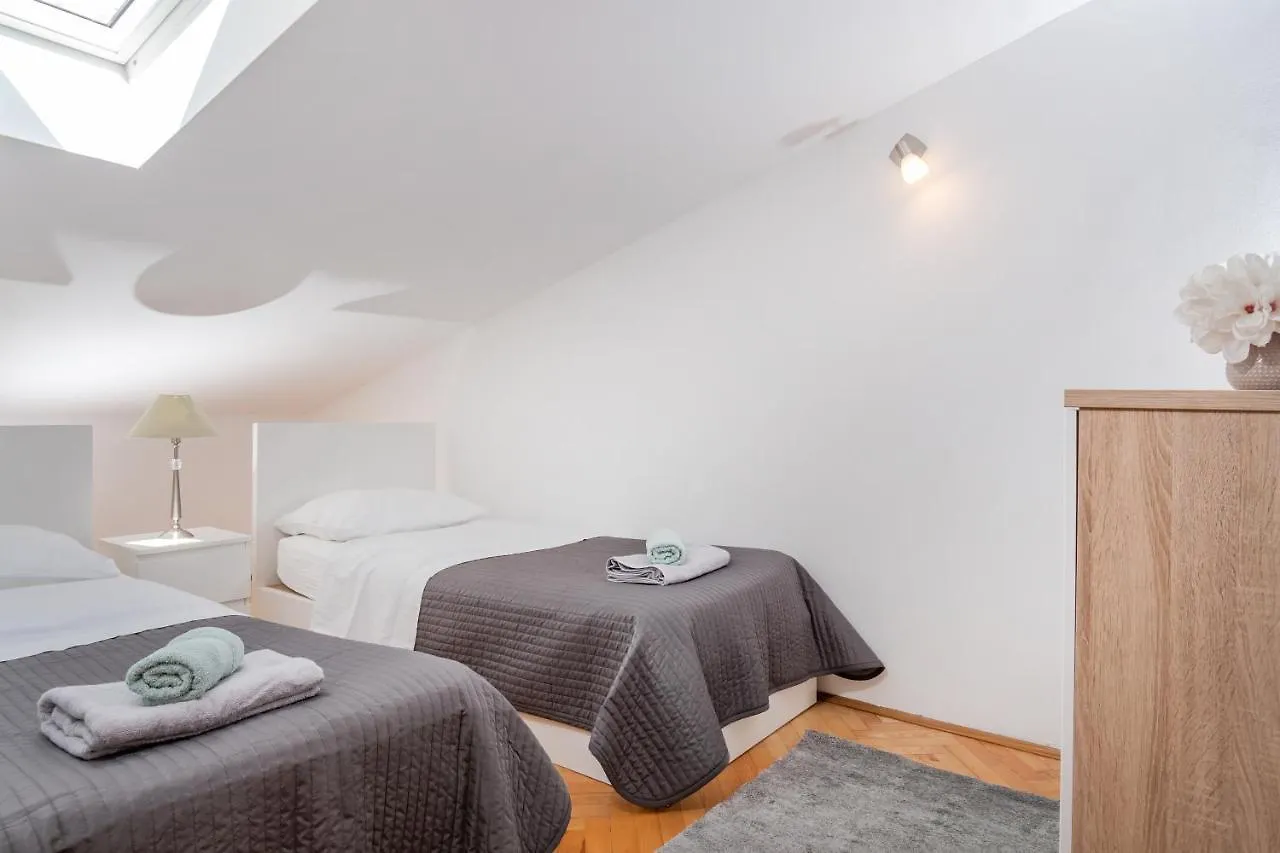 Apartment Maslina Split 0*,  Croatia