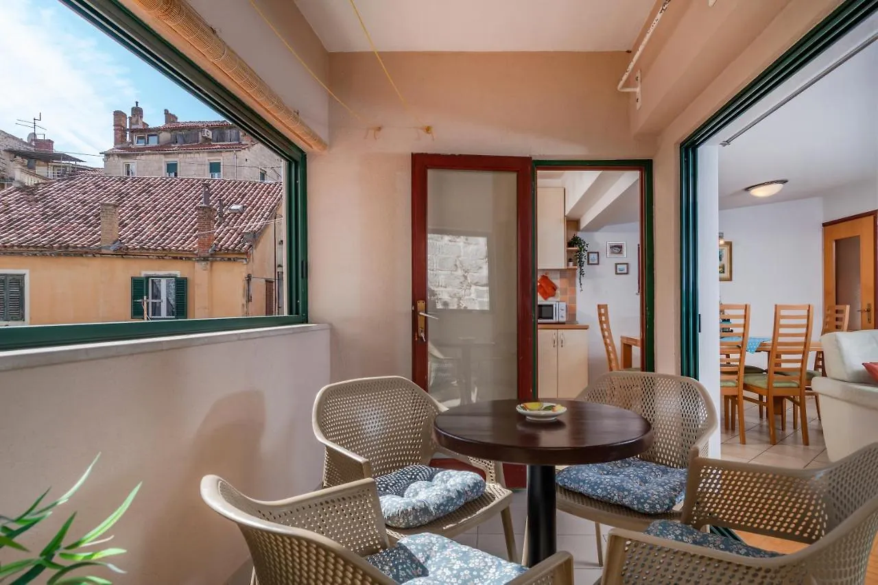 Apartment Maslina Split