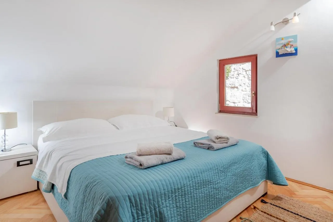 Apartment Maslina Split
