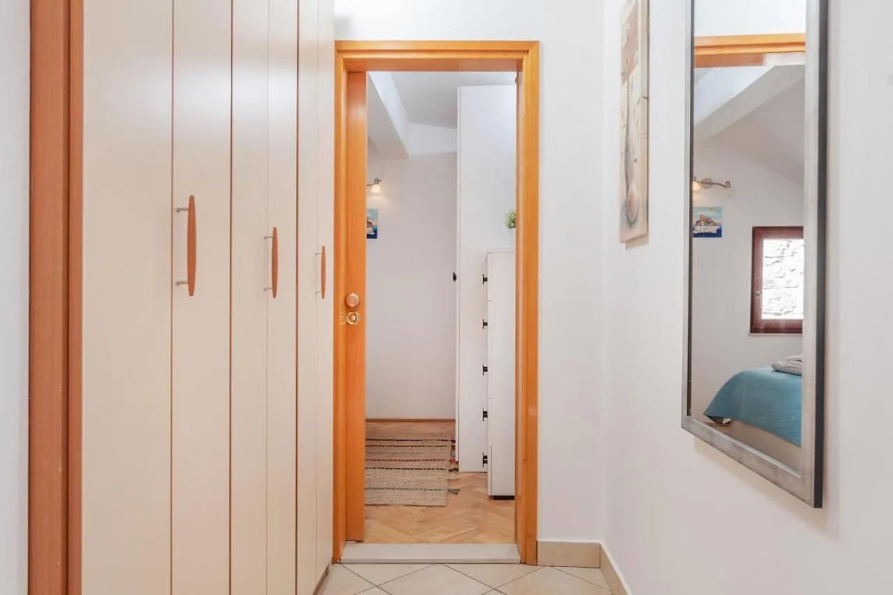 Apartment Maslina Split