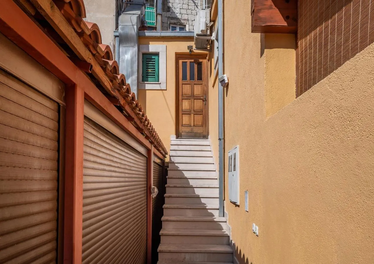 Apartment Maslina Split